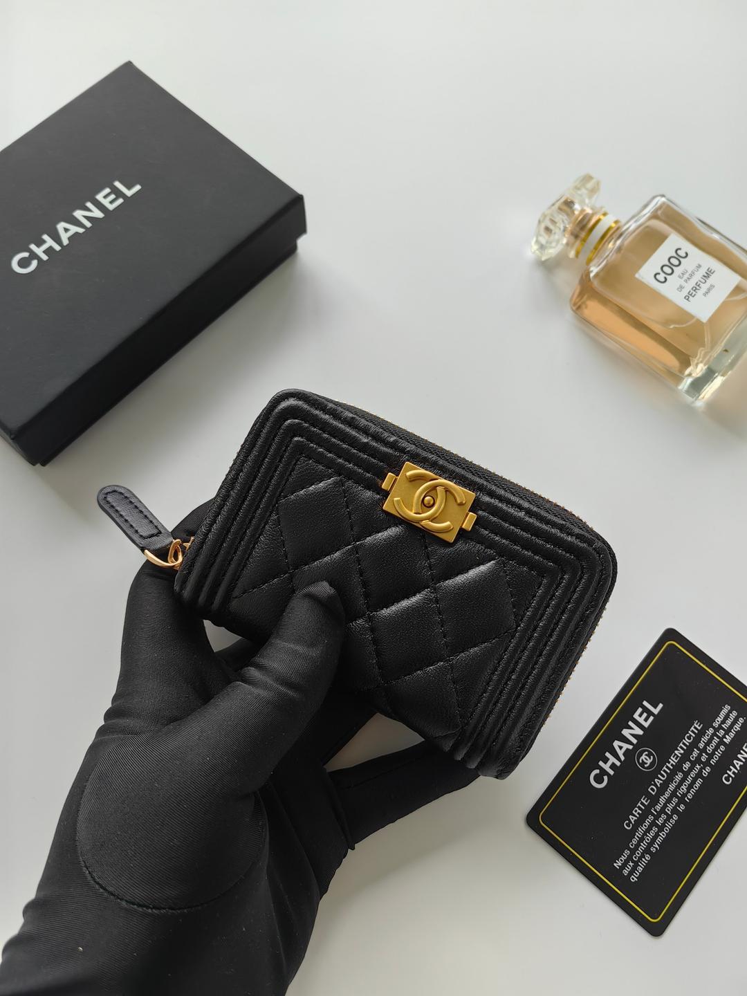 《極美品》??シャネル?? CHANEL ファスナー財布
