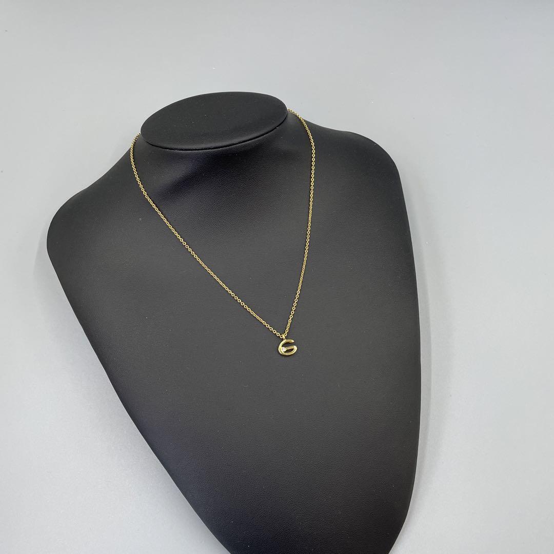050 ジバンシー　ゴールド ロゴペンダント ネックレス