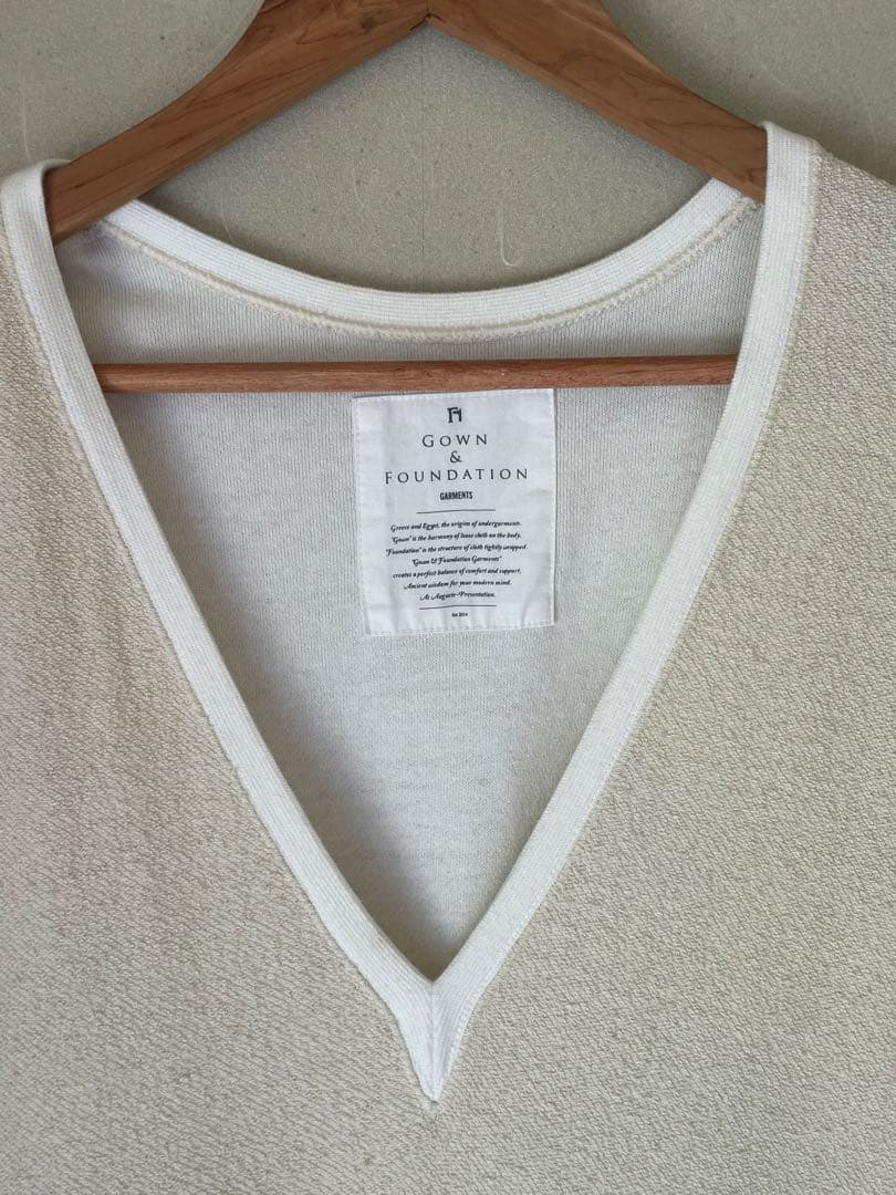 auguste presentation オーガニックコットンVネックワンピース