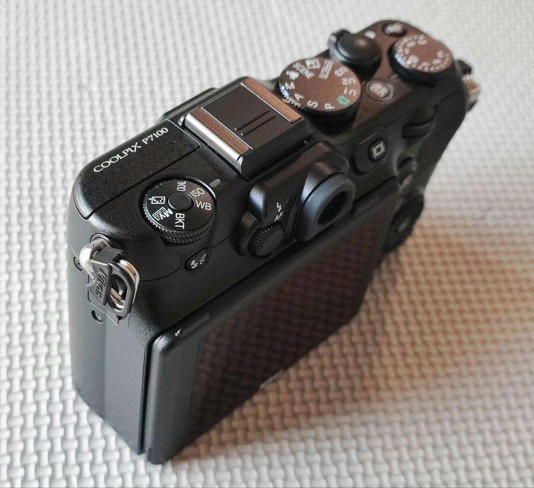 Nikon COOLPIX P7100 本体 + 付属品