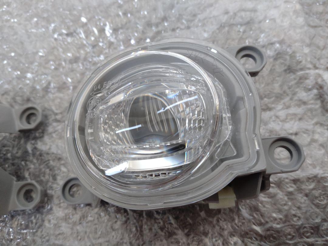 トヨタ 純正 LED フォグランプ