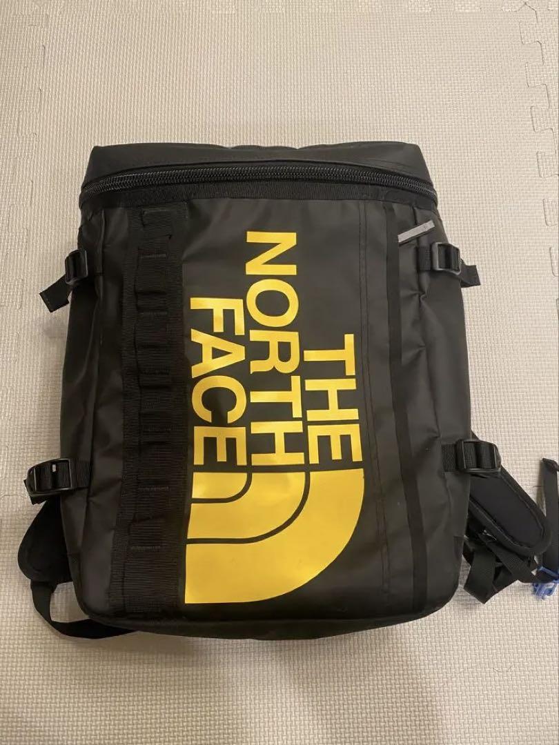 THE NORTH FACE バックパック 21L 黒/黄色