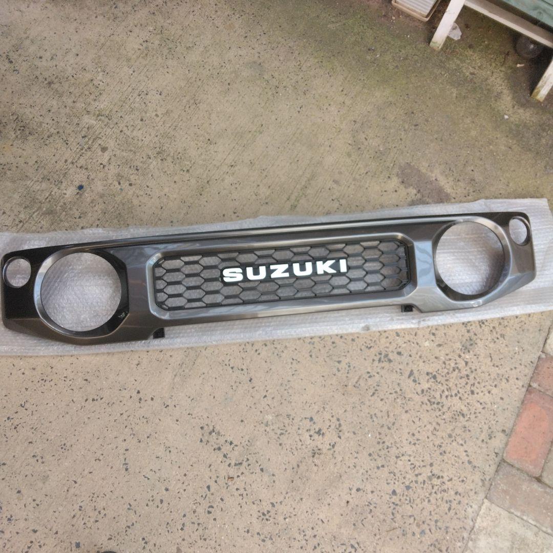 アルティマ　jb64ジムニー　フロントグリル　純正オプション