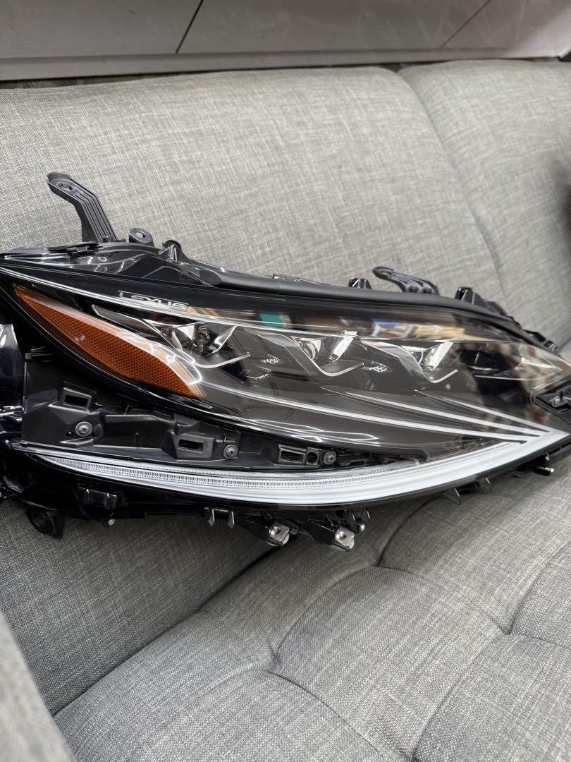 レクサス　ls500ヘッドライト左右