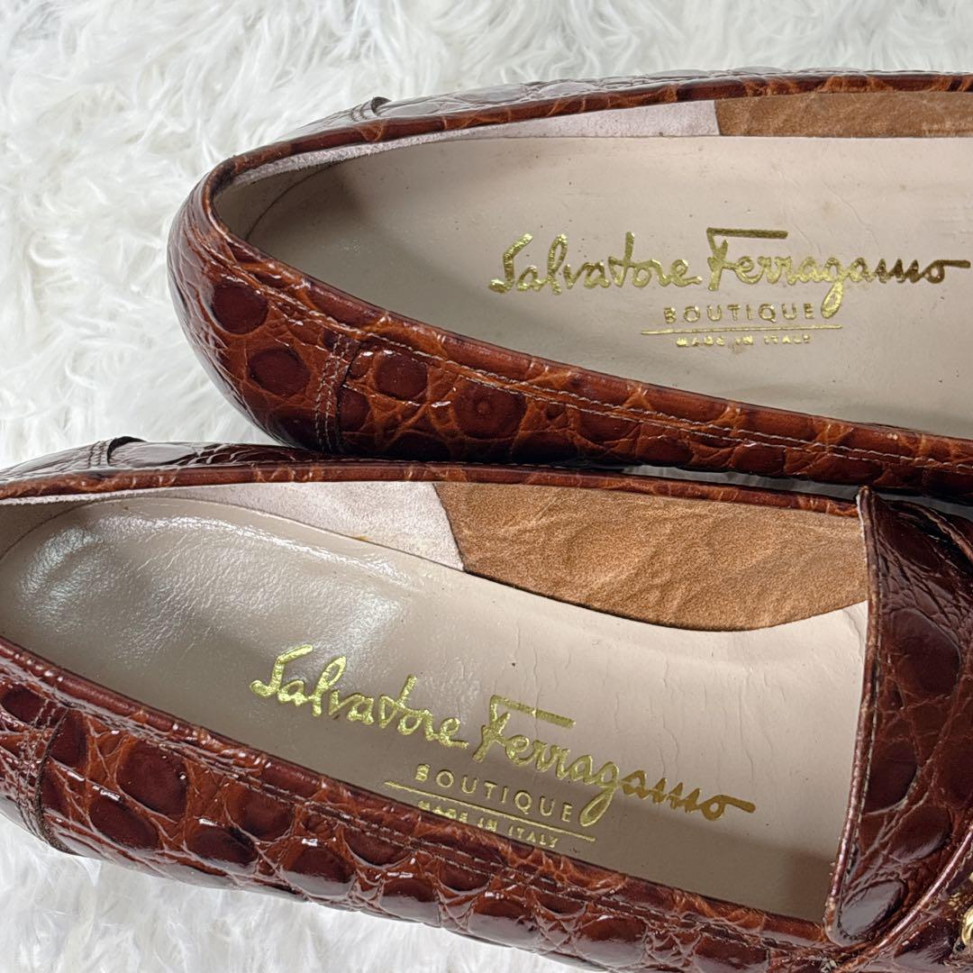 Ferragamo ブラウンローファー　クロコ型押し