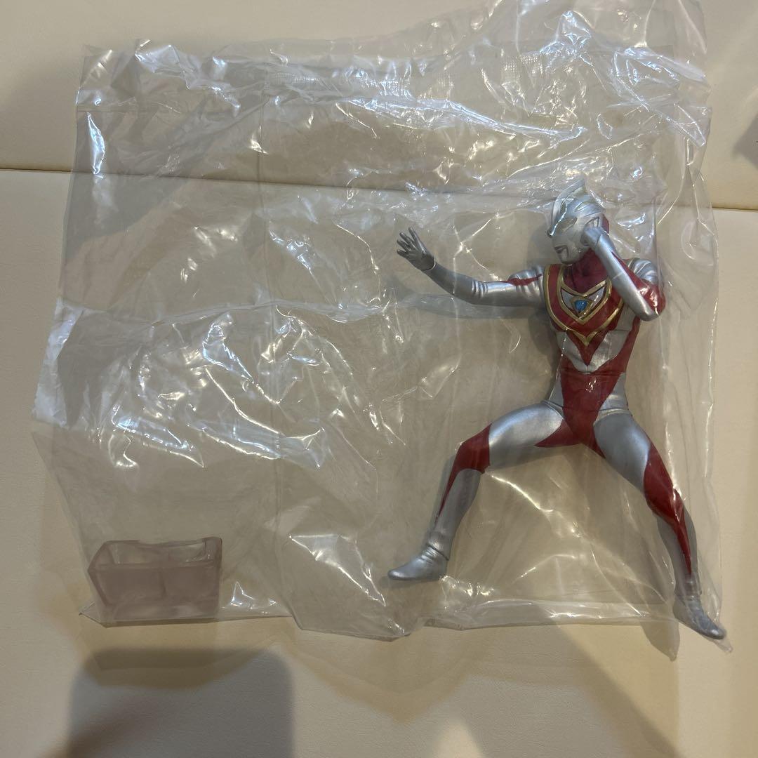 英雄勇像　ウルトラマンガイア
