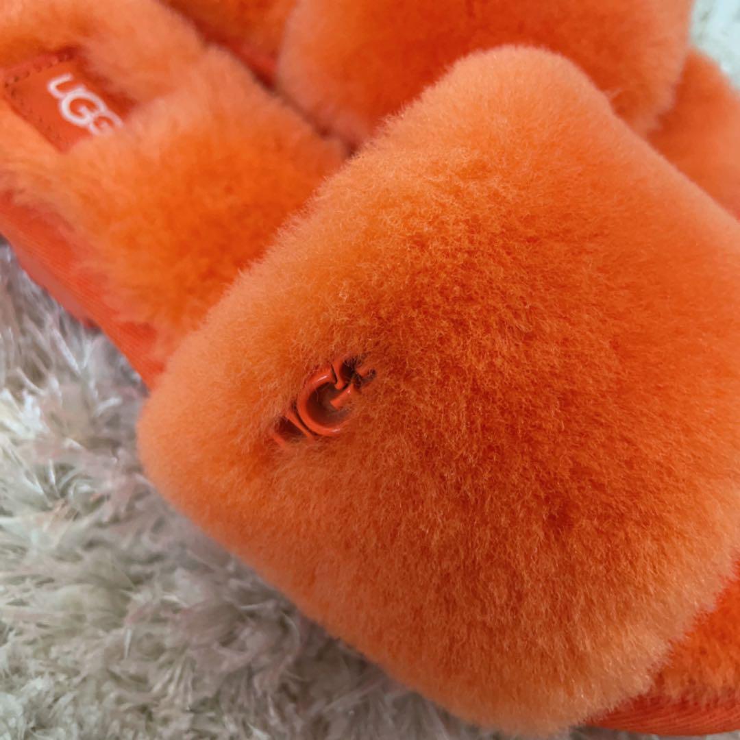 UGG アグ COZETTE コゼット ファーサンダル (オレンジ) - メルカリ