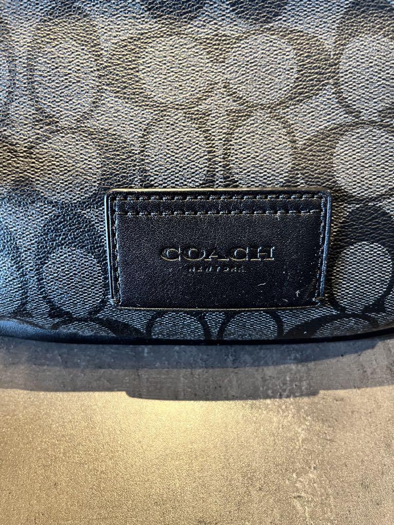 COACH ブラック ボディバッグ