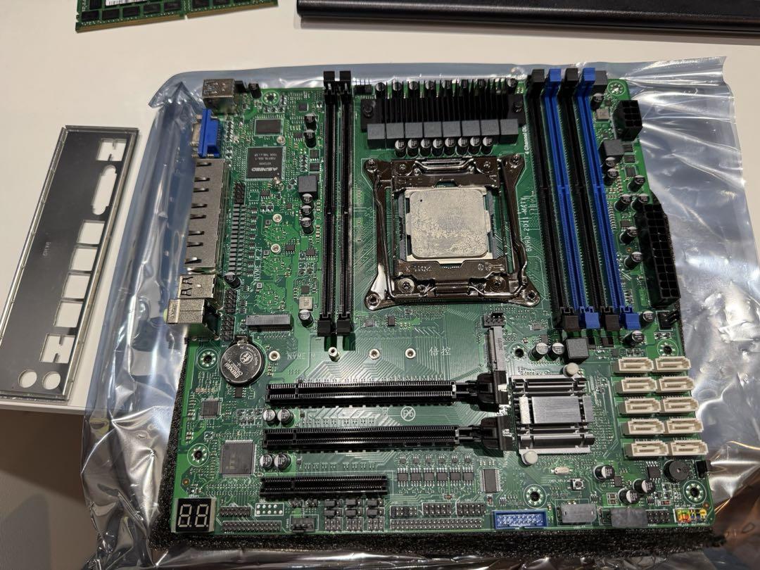 【ジャンク】 Xeon Gold CPU クーラー マザーボード メモリ セット ジャンクXeon E5/2U CPUクーラー/NASマザーボード/メモリ32GB