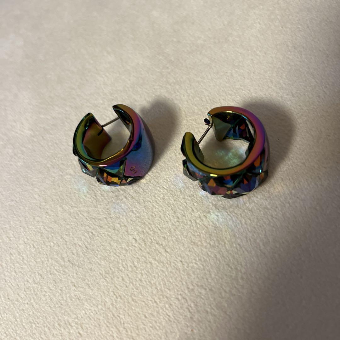 スワロフスキー Swarovski Curiosa フープピアス