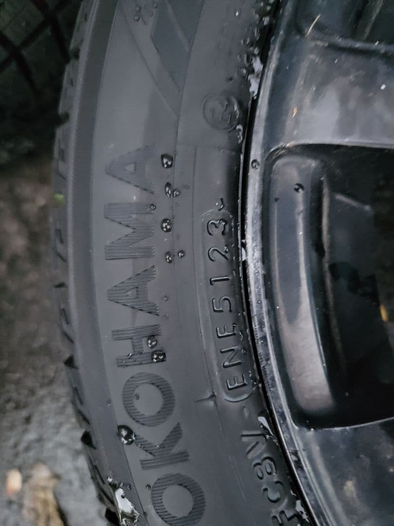 Yokohama 155-65R14 ホイールセット新品スタッドレス 軽自動車等 Yokohama 155-65R14 ホイールセット新品スタッドレス 軽自動車等