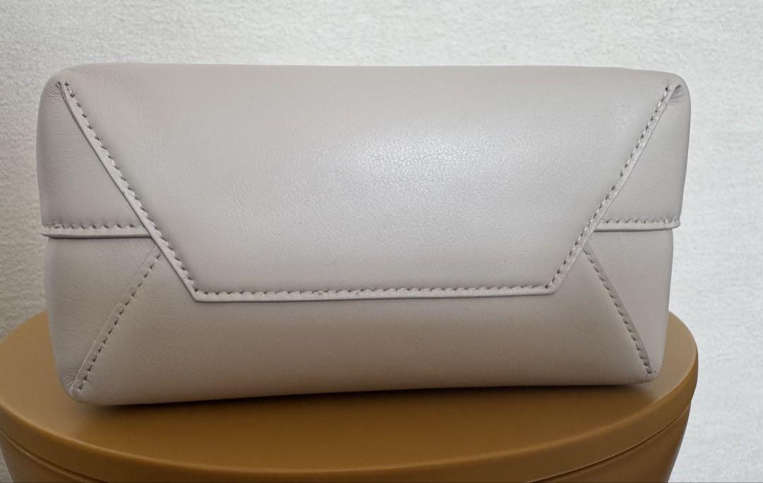 Balenciaga Mary-Kate レザーハンドバッグ XS | ニュートラル