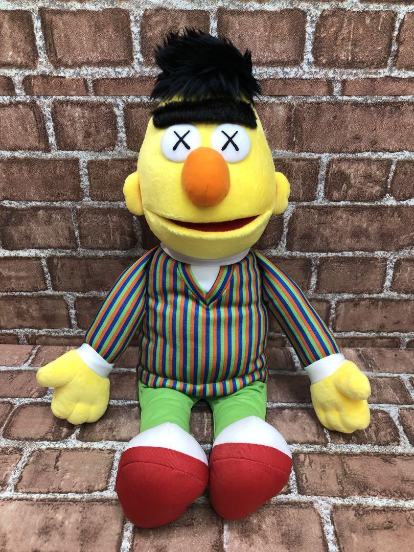 KAWSセサミストリートぬいぐるみ　最終値下げ！ Amazon.co.jp: UNIQLO KAWS SESAME STREET ELMO エルモ