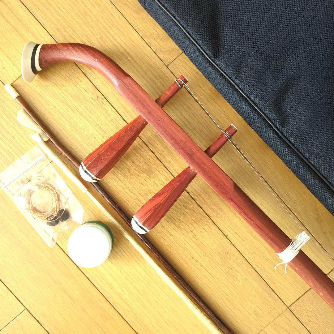 未使用人工皮紅木二胡Ｊ＋王小迪やわらかい北京弓魚が牛角製 出入国許可証不要