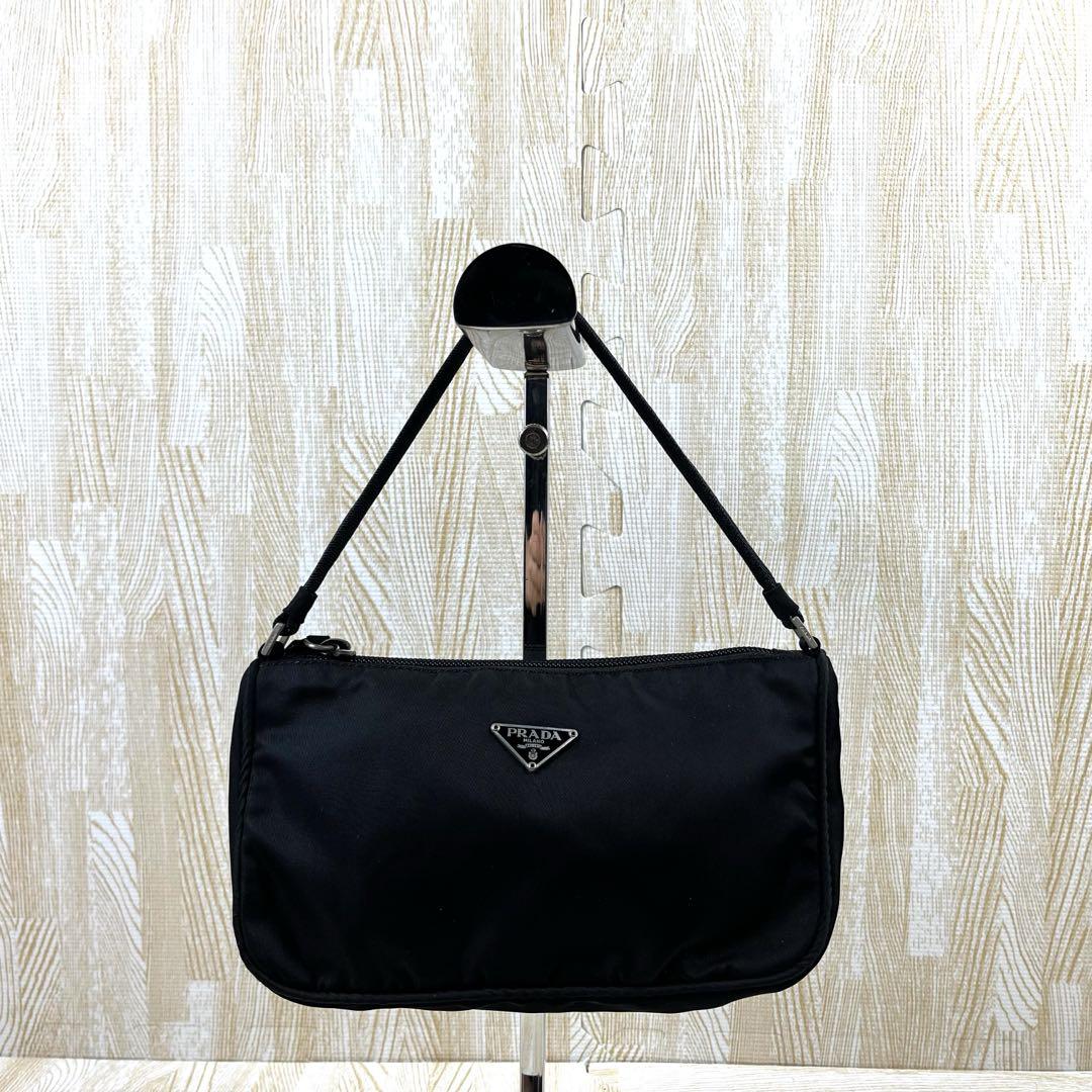 大人気✨ PRADA プラダ アクセサリーポーチ ブラック 黒 ナイロン