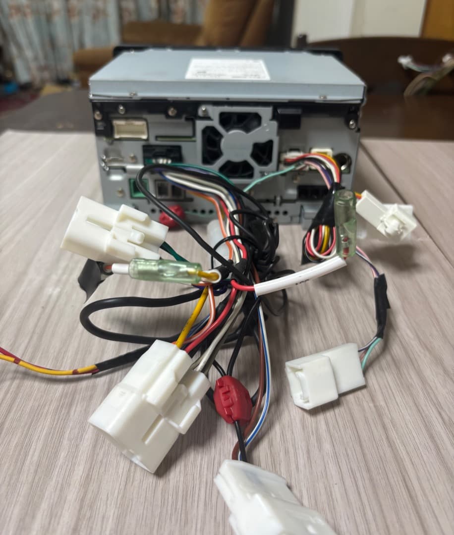 AVN-R7Wやや傷や汚れあり