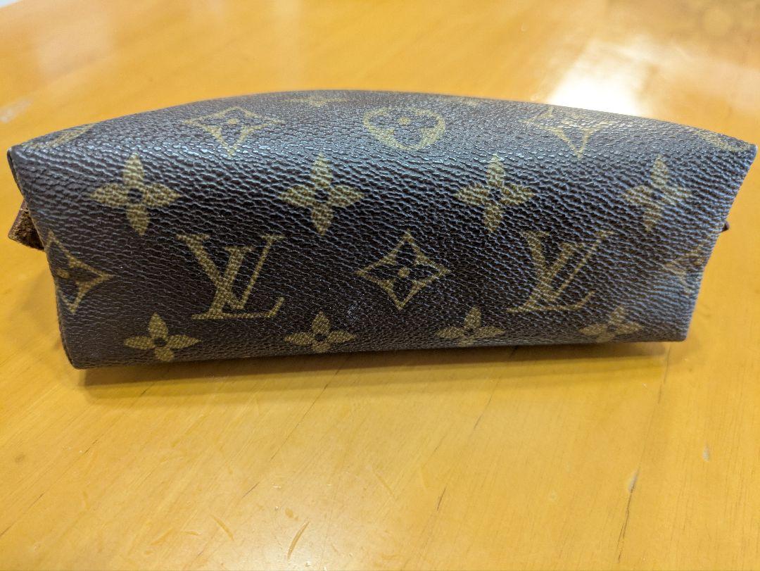 Louis Vuitton 　ルイ・ヴィトン　モノグラムポーチ