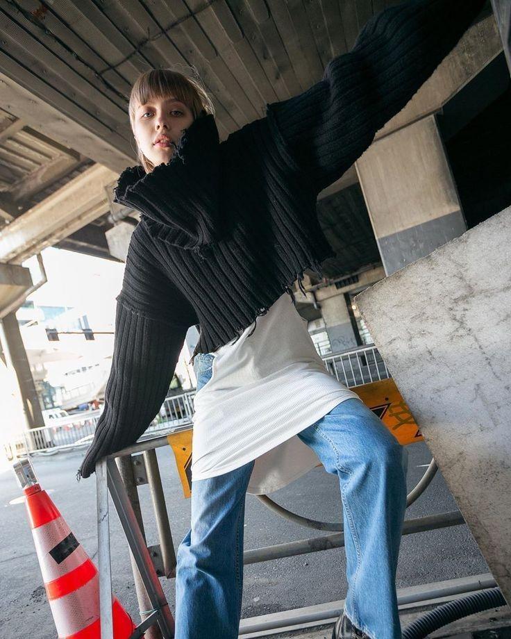 PERVERZE Crash Wide Snood Short Knit