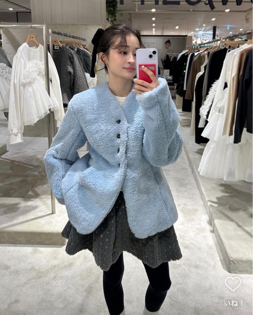Bibiy LYATAILOREDJACKET 水色ファージャケット Bibiy LYATAILOREDJACKET 水色ファージャケット