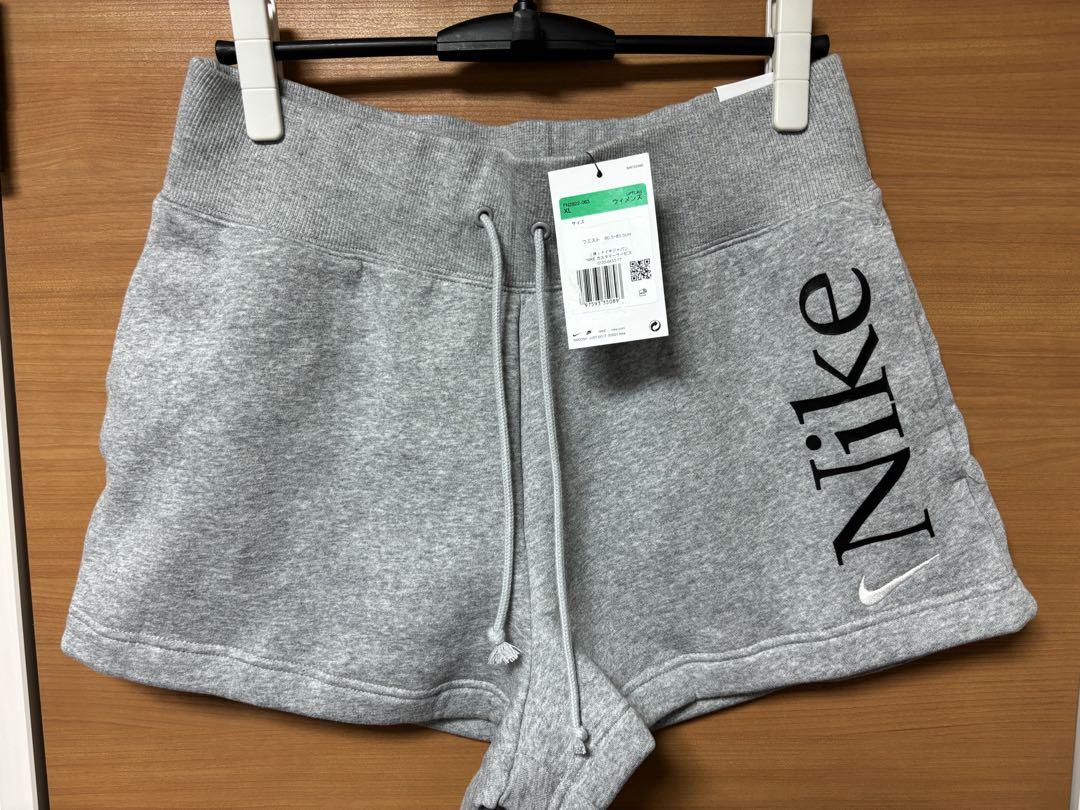 新品タグ付き　ナイキ　ショートパンツ　スウェット生地　裏起毛　グレー　S 新品未使用タグ付き】 Nike ナイキ グレー ショートパンツ XL