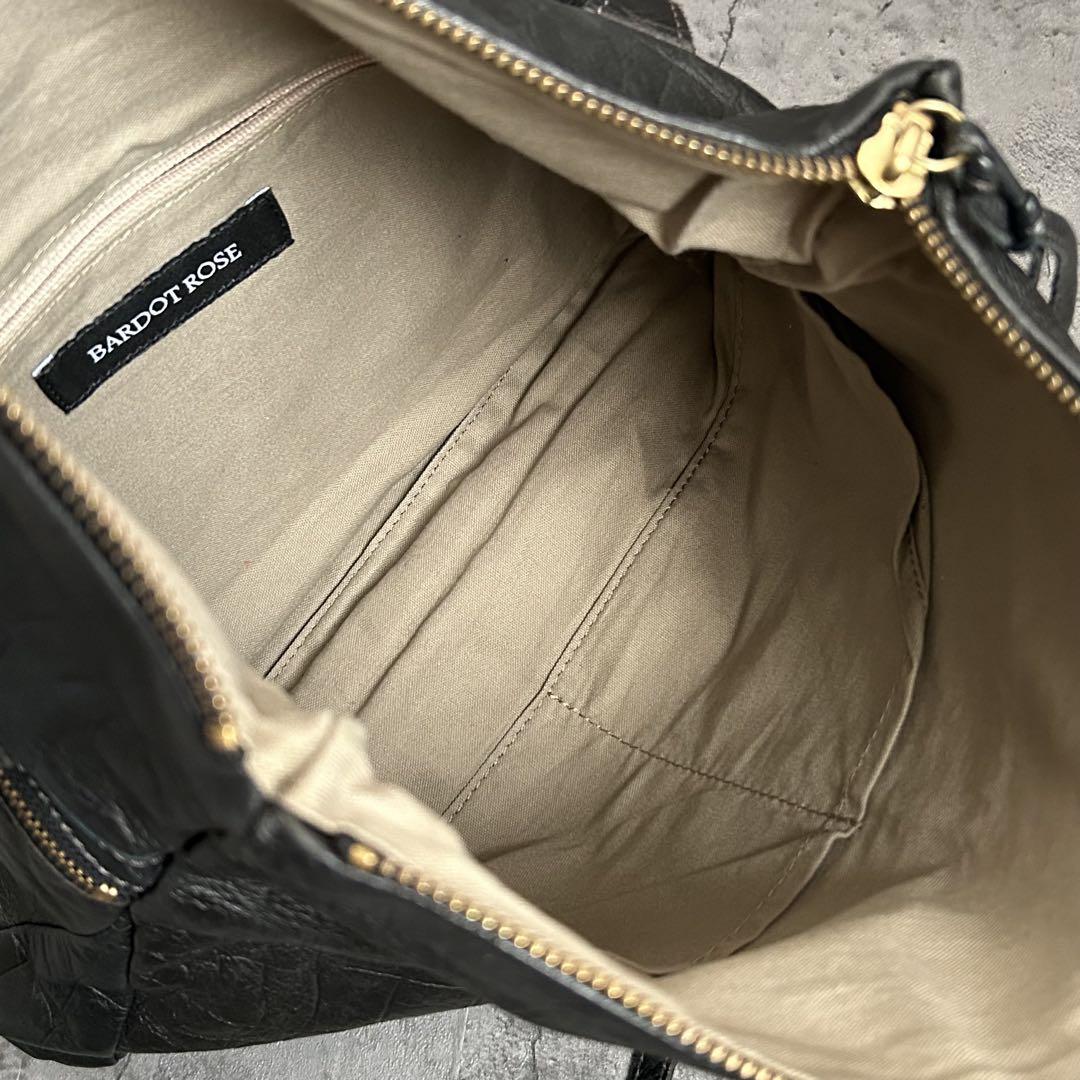 極美品 BARDOT ROSE 本革 2way クラッチバッグ　クロコ型押し 黒 極美品 BARDOT ROSE 本革 2way クラッチバッグ クロコ型押し 黒