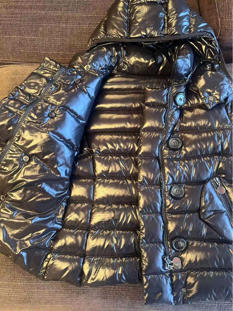 MONCLER ブラック ダウンジャケット フード付き
