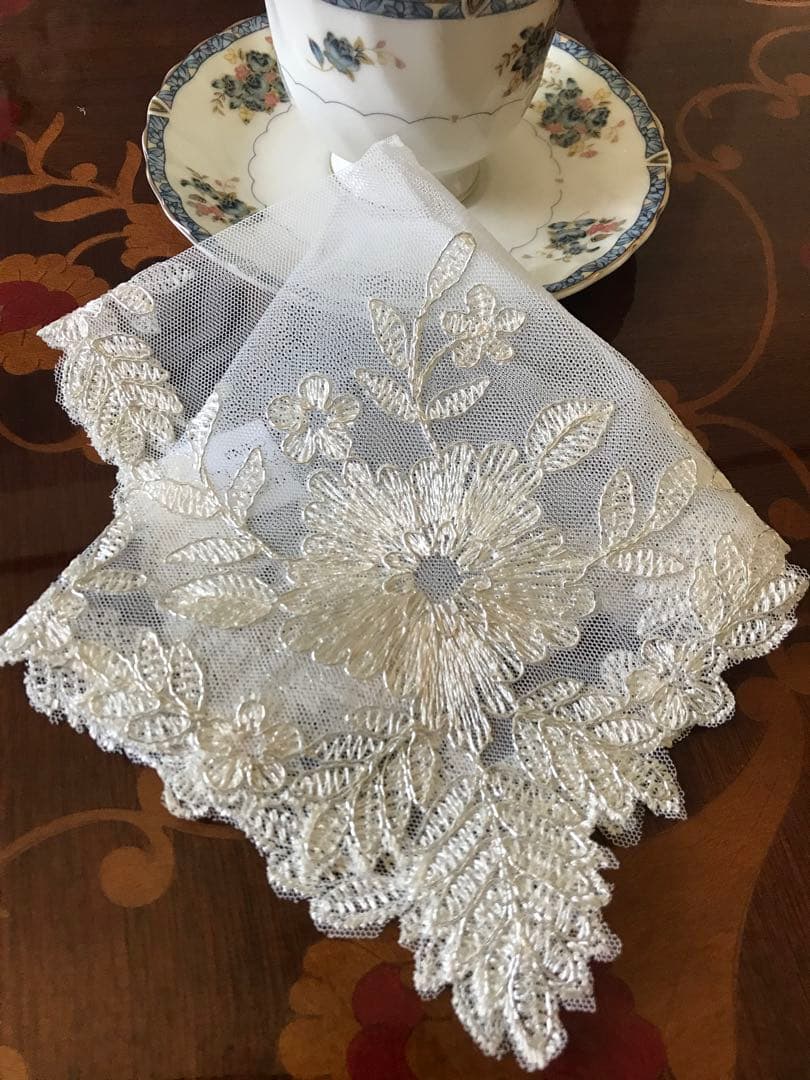 新品未使用 葉の刺繍入りランチョンマット メッシュ素材