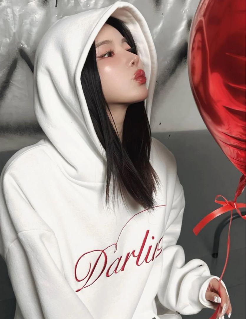 Darich♡新品グラフィックスタッズフーディー【Ｆ】