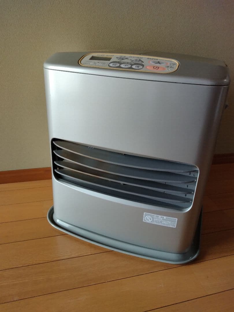 サンヨー 石油ファンヒーター CFH-E30A 5,060円