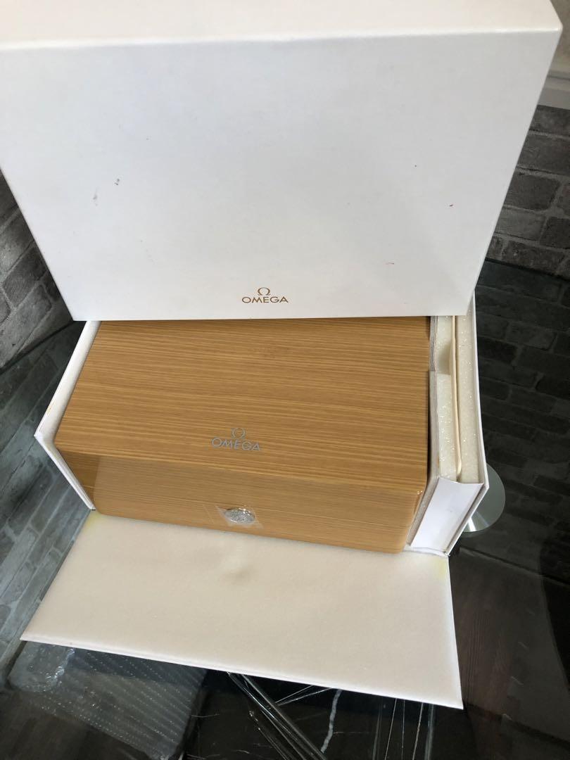 オメガ　時計ケース