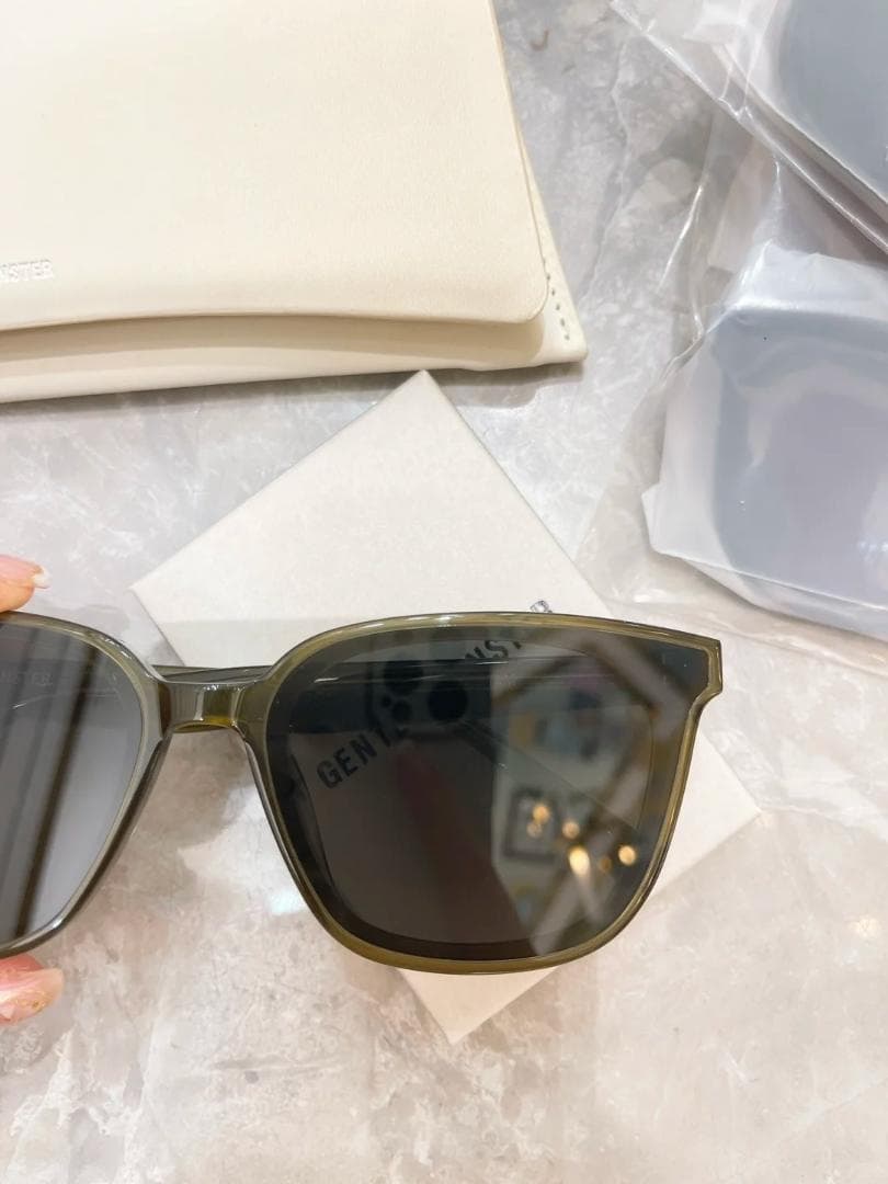 ジェントルモンスターTam KC1 箱