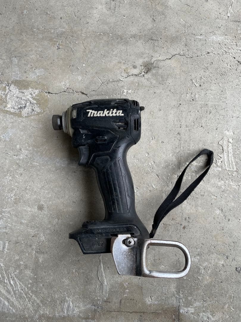 Makita インパクトドライバー ストラップ付き