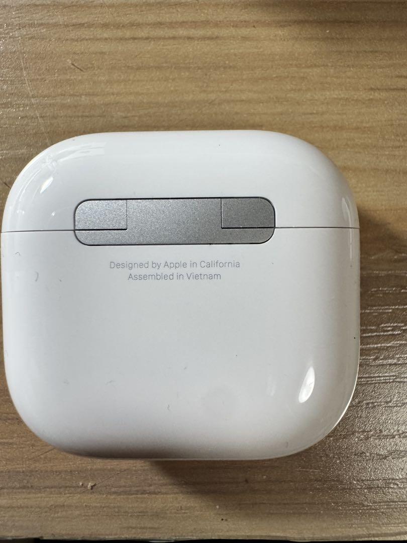 Apple AirPods 4 MXP63J/A ノイズキャンセル無しモデル
