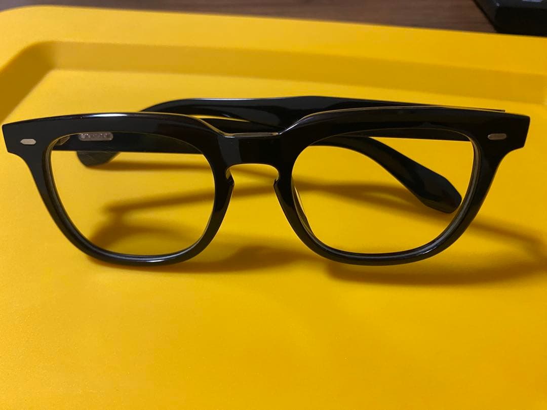 クラシック ブラック 四角形フレーム メガネOLIVER PEOPLES