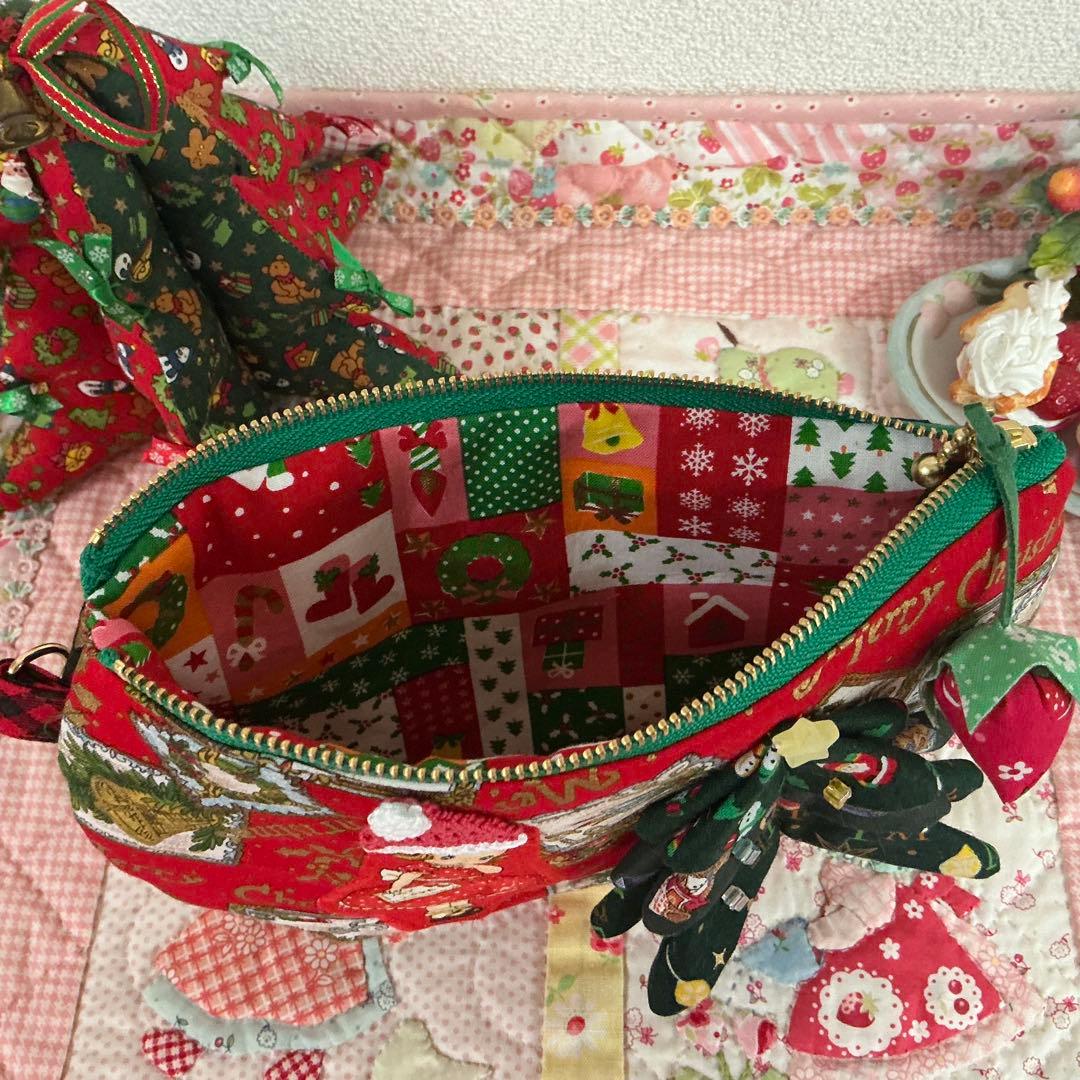 専用 まーるいポーチ❣️飛び出すクリスマスツリー⭐️ハローベイビー&マーガレット 専用 まーるいポーチ❣️飛び出すクリスマスツリー⭐️ハローベイビー&マーガレット
