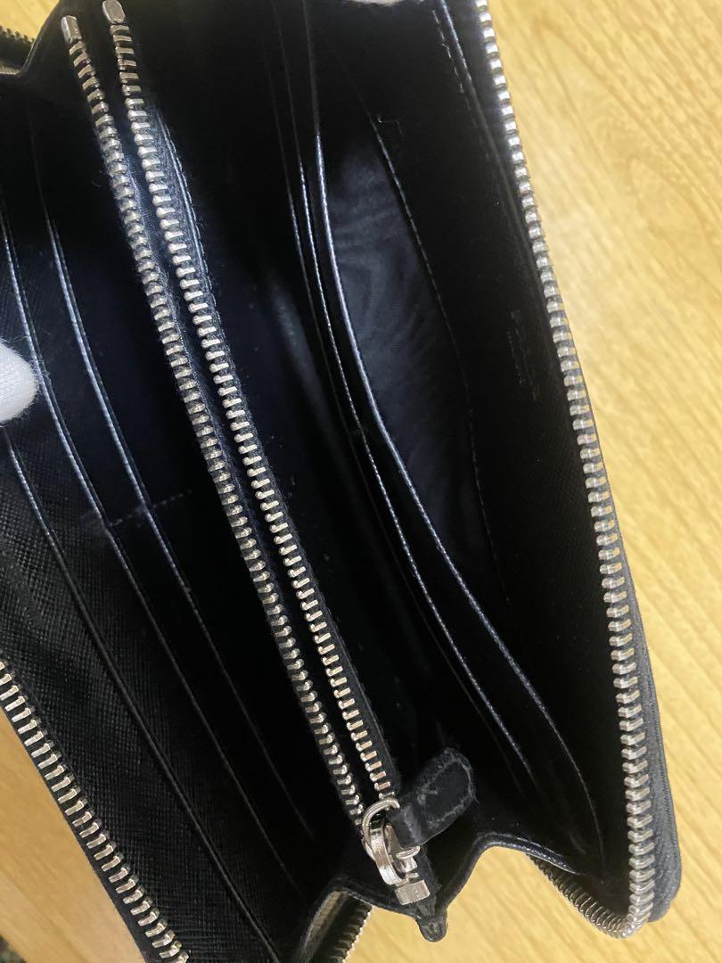 PRADA 長財布　黒　ラウンドファスナー　箱ギャランティー付き