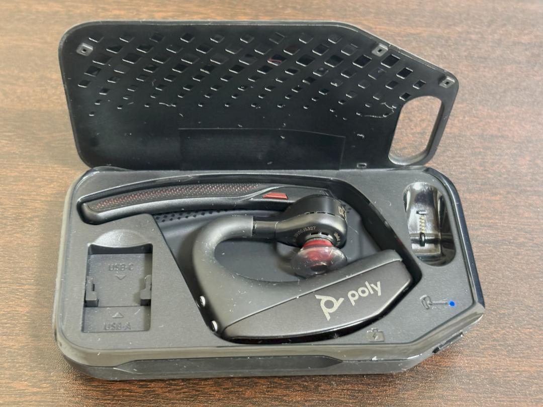 poly Voyager 5200 ワイヤレスヘッドセット＋専用充電ケース