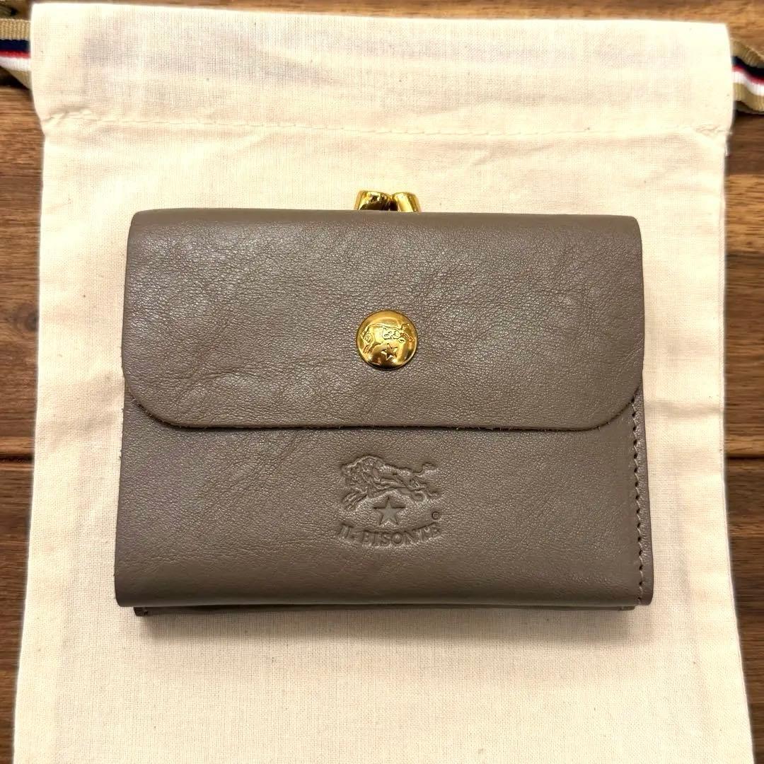 新品 IL BISONTE がま口折り財布 ロゴ型押し ミニ財布 グレージュ