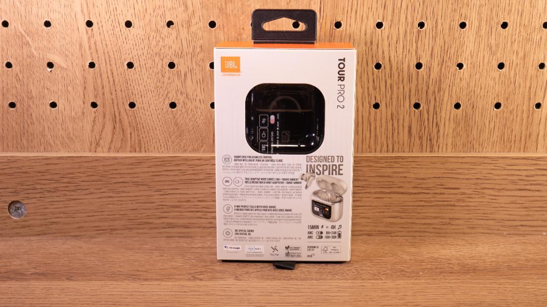 JBL TOUR PRO 2 シャンパンゴールド
