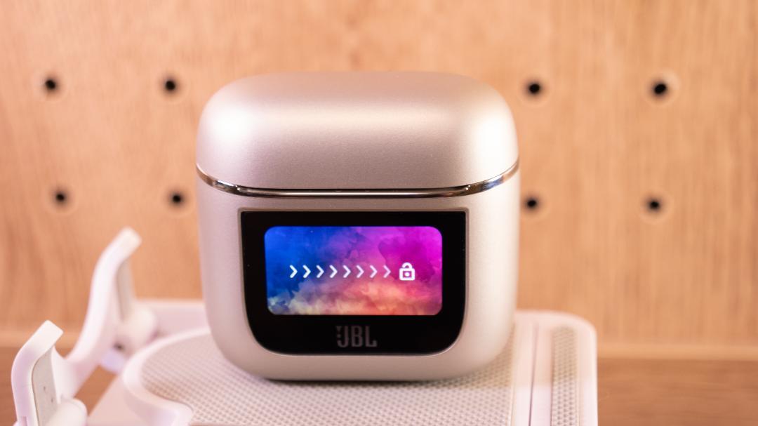 JBL TOUR PRO 2 シャンパンゴールド