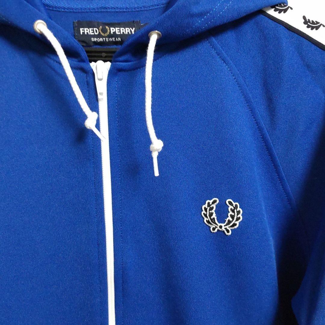 トップス FRED PERRY TAPED HOODED TRACK JACKET