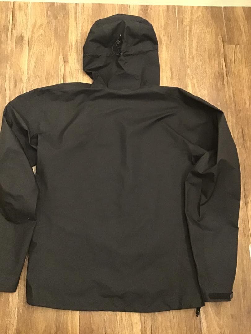 アークテリクス ベータジャケット M 黒 2023 廃盤 Bird Aid付き アークテリクス ベータジャケット M 黒 2023 廃盤 Bird Aid付き
