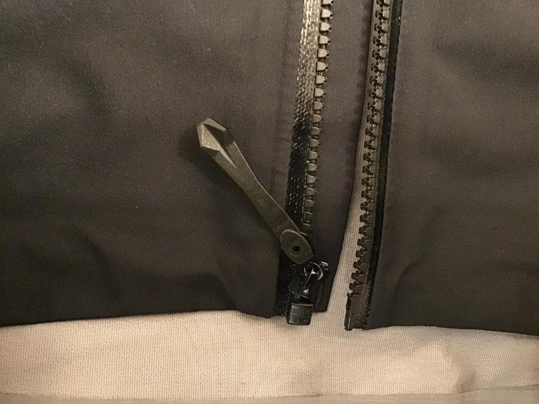 アークテリクス ベータジャケット M 黒 2023 廃盤 Bird Aid付き アークテリクス ベータジャケット M 黒 2023 廃盤 Bird Aid付き