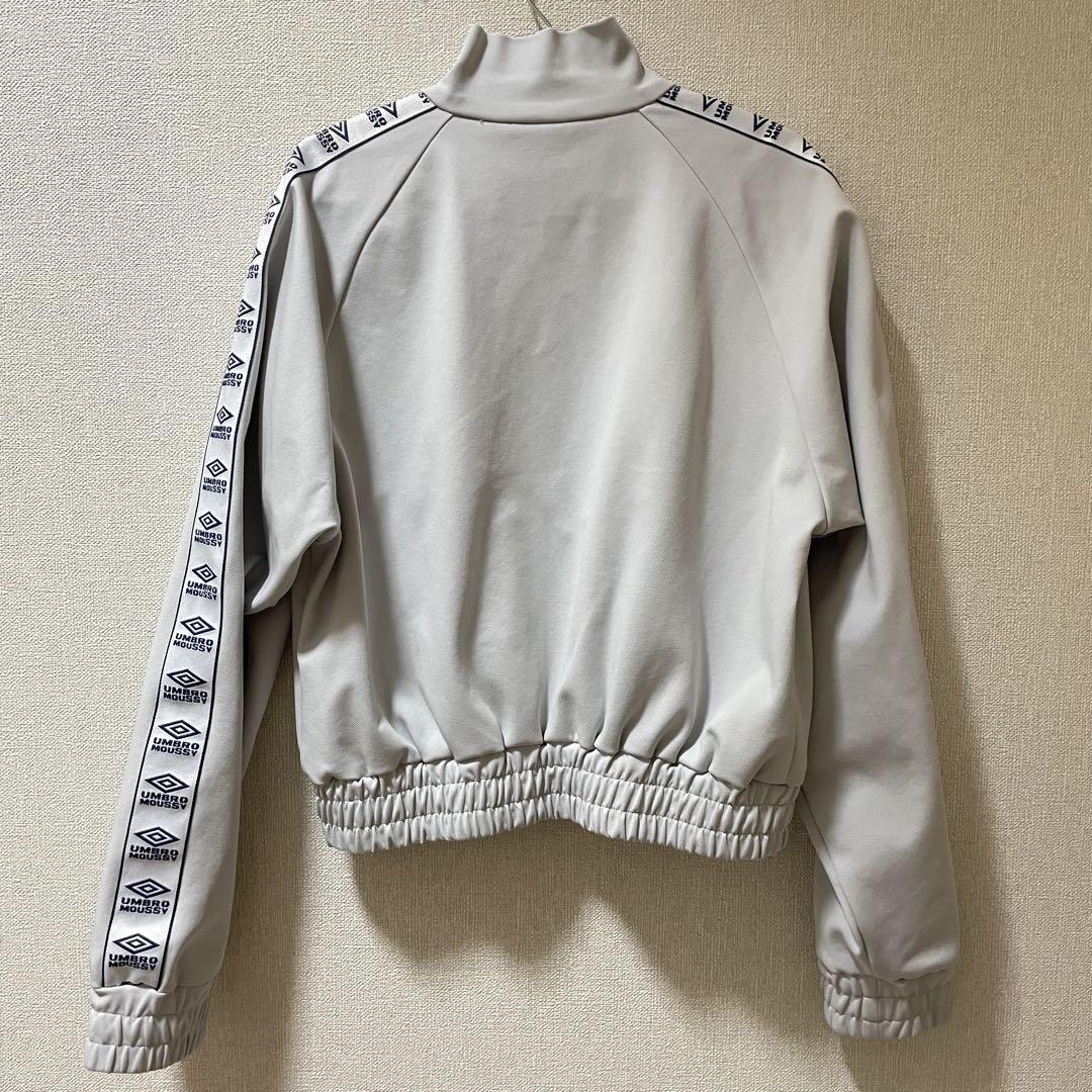 UMBRO×AZUL】 ハーフジップトップス｜MEN｜251HAX90-265H｜AZUL