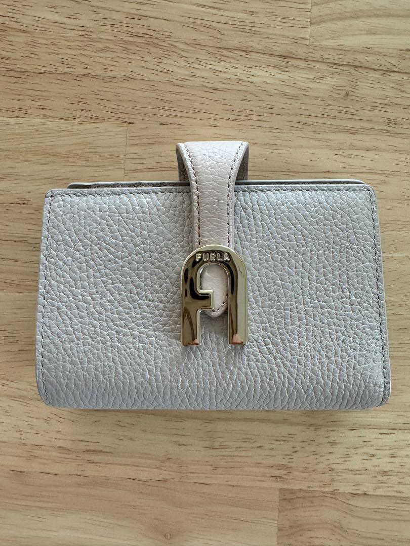 FURLA 二つ折り財布