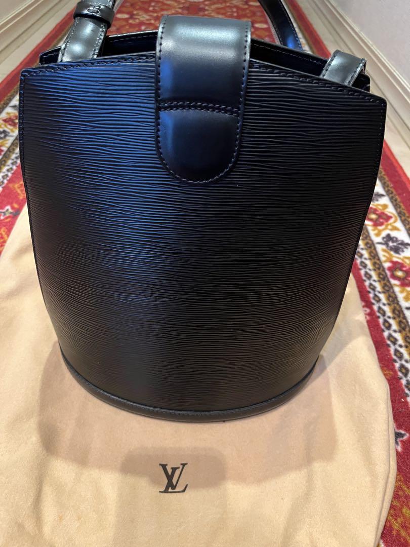 【極美品】LOUIS VUITTON エピ　レザー　ショルダーバッグ　ブラック