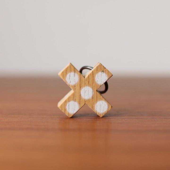 A to Zキーホルダー「X」シロ