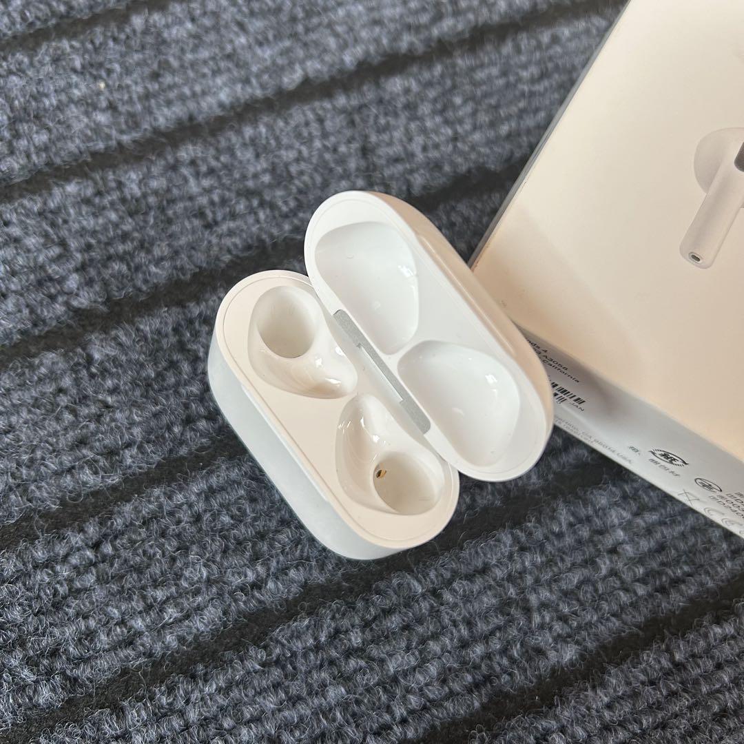 イヤホン Apple AirPods 4