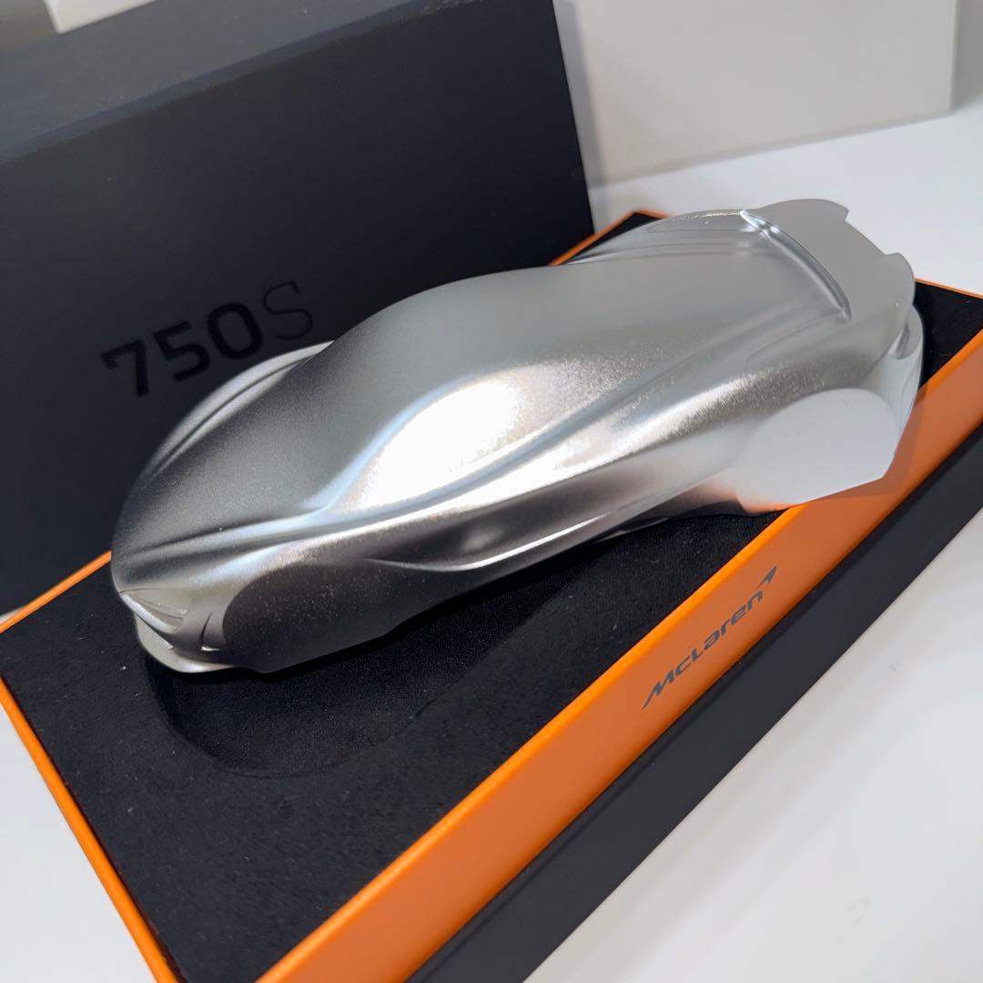 McLaren 750S ペーパーウェイト