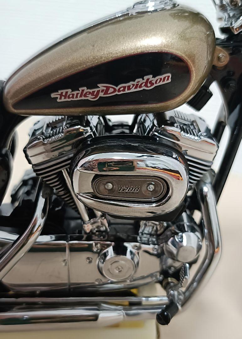 Harley-Davidson スポーツスターXL1200 1/10 スケール 2016 Harley-Davidson® Sportster® 1200 Custom Base